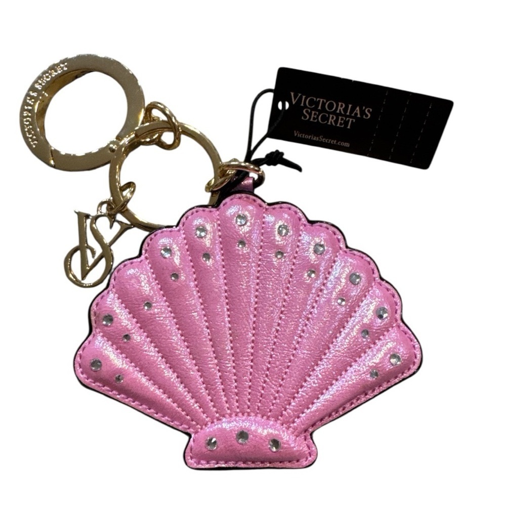 NWT Victoria’s Secret Pink Bling Seashell Keychain